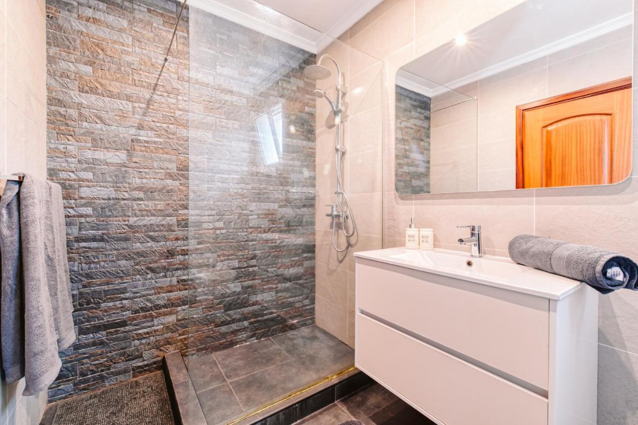 Vip VI - Sea View Apartment Caniço Eksteriør billede