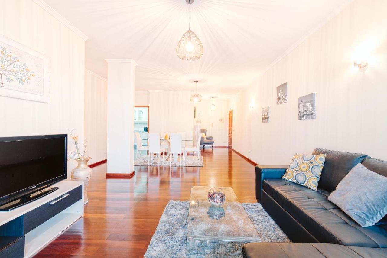Vip VI - Sea View Apartment Caniço Eksteriør billede