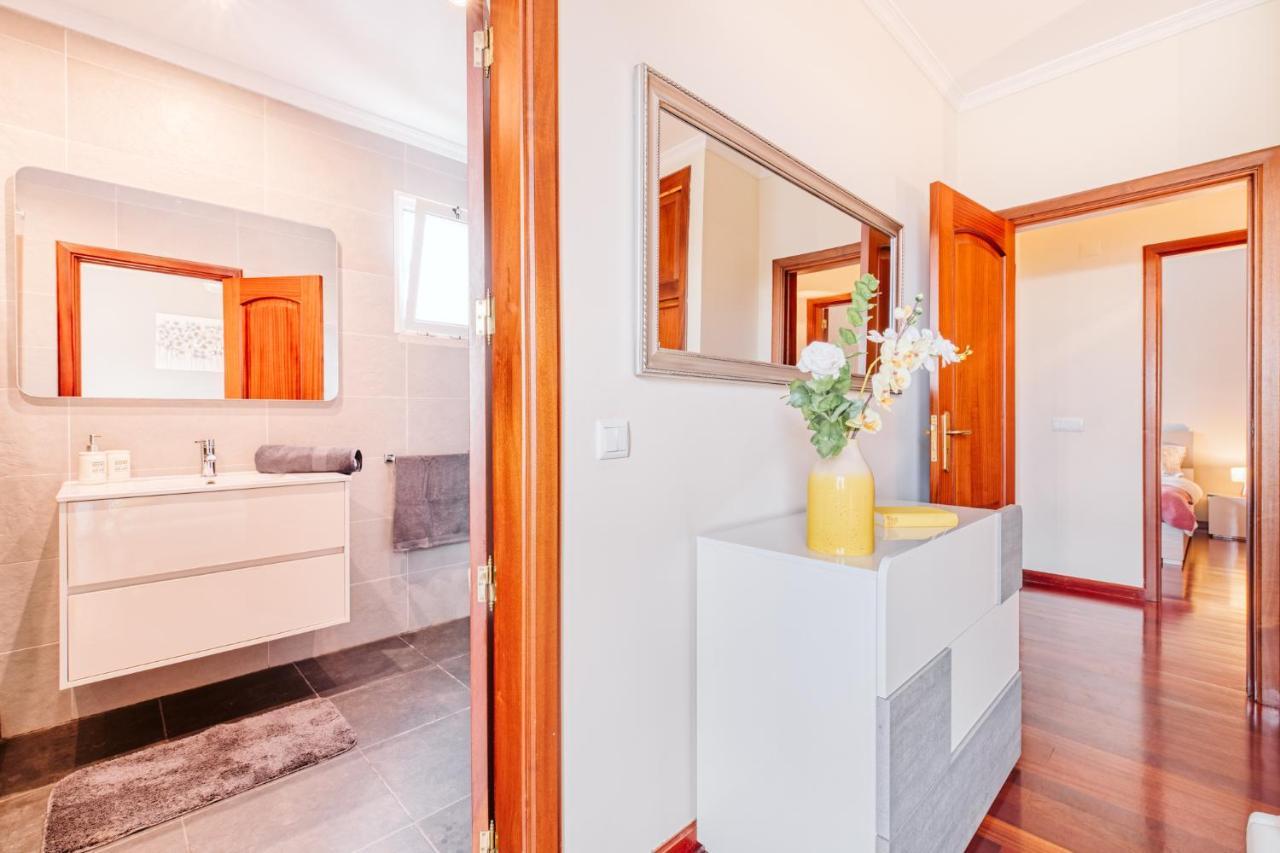 Vip VI - Sea View Apartment Caniço Eksteriør billede